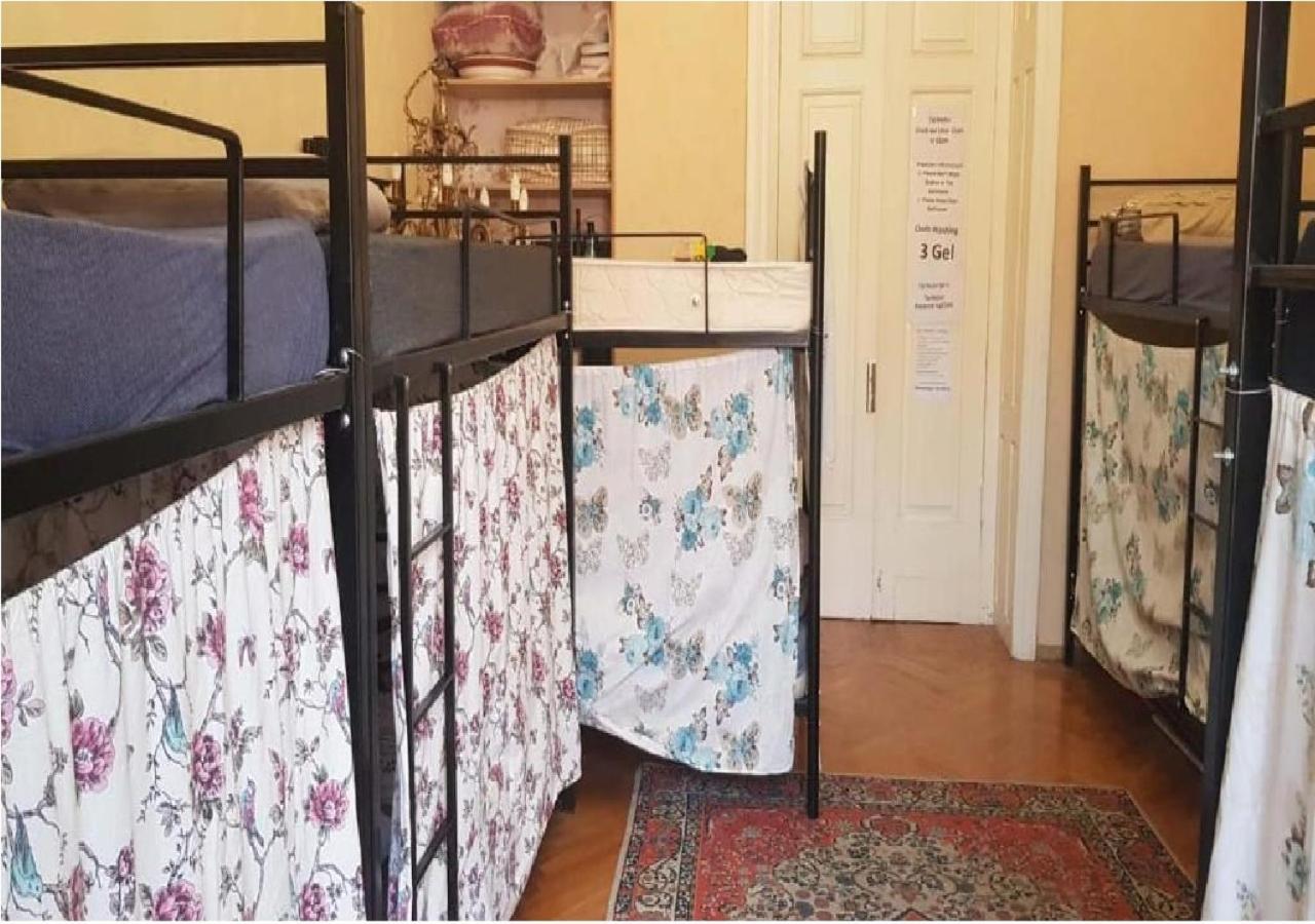 Taj Hostel Tbilisi Eksteriør bilde